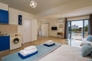 3 bedrooms, in-room safe, iron/ironing board, travel crib - Seaview Villa Prima, Sea & Sun Villas (Chania)
