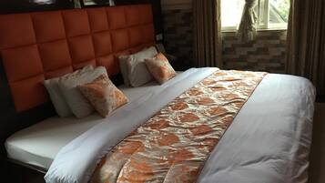 Classic Room | Desk, laptop workspace, free WiFi, bed sheets