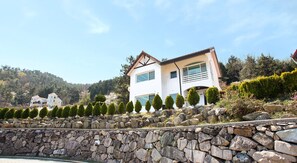 Front of property - Namhae German Village Beethoven Haus (Namhae)