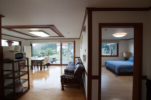 客房 (Dinslaken) | 起居区 | 平板电视