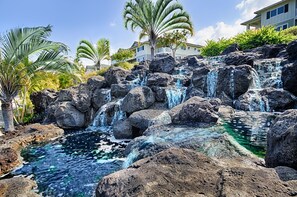 Pool - 🏖️Kona Townhome w/ Ocean Views, Central A/C, Pool + Hot Tub (Kailua Kona)