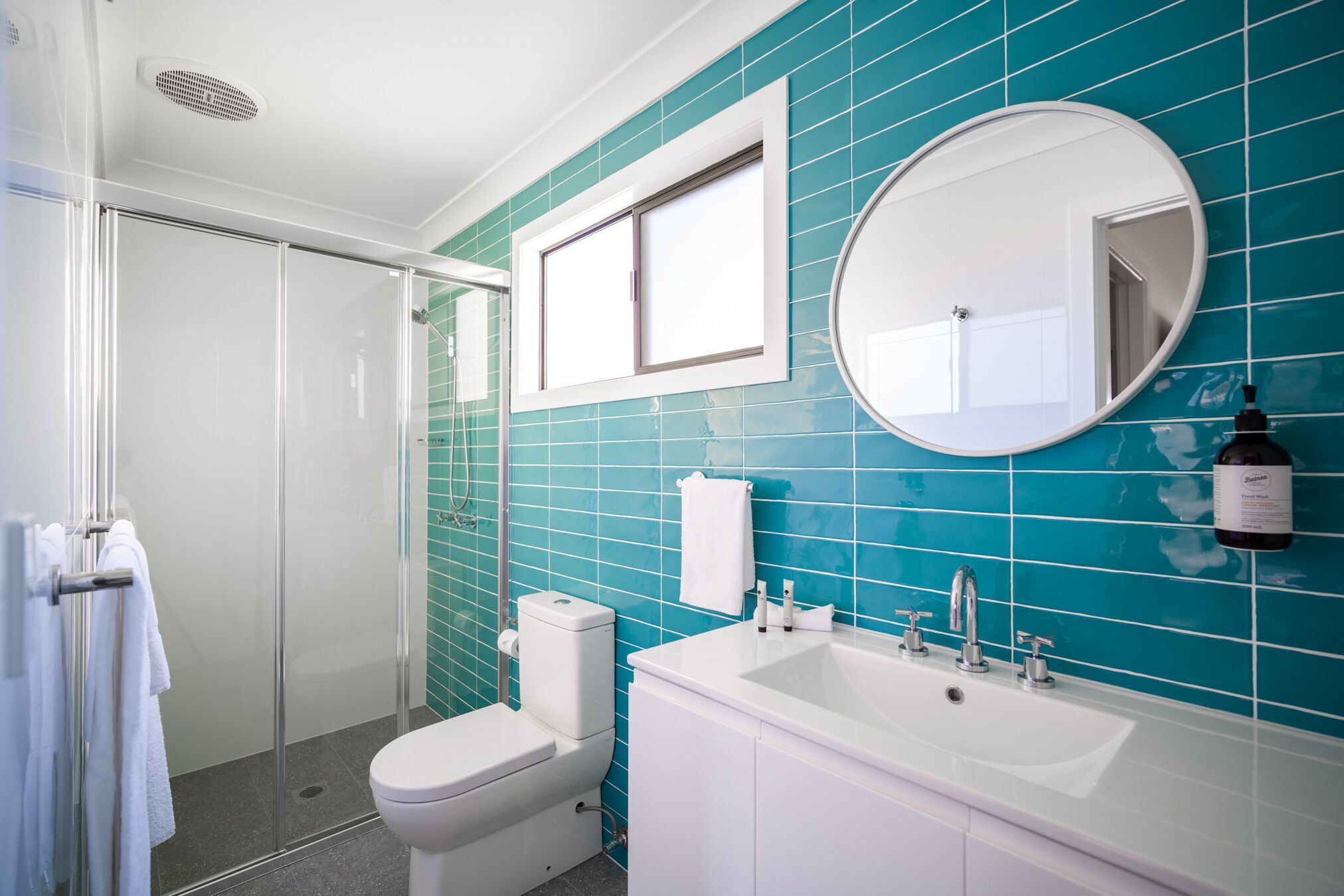 family room | bathroom | shower, hydromassage showerhead, free toiletries, hair dryer