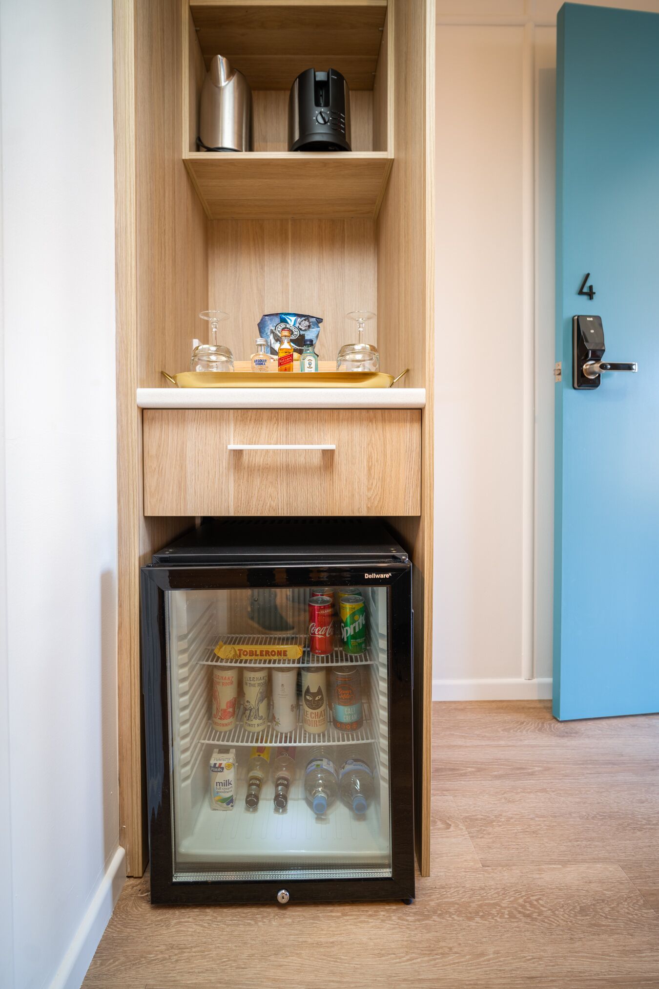 standard double room, 1 bedroom, pool access, pool view | minibar