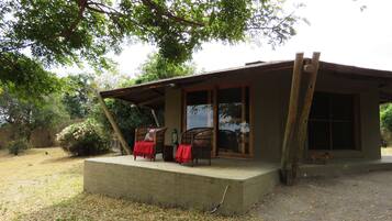 Chalet Luxe | Bureau, fer et planche à repasser, draps fournis
