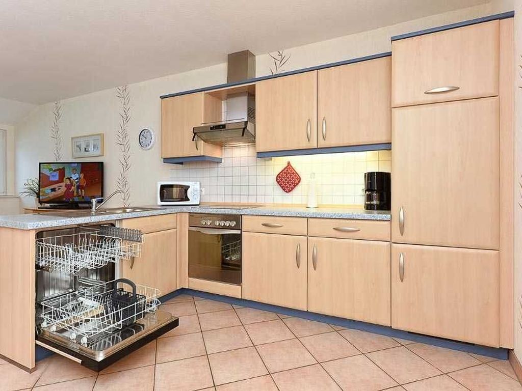 Kühlschrank, Mikrowelle, Ofen, Geschirrspüler