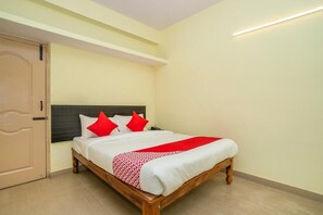Desk, iron/ironing board, free WiFi, bed sheets