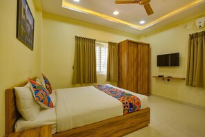Iron/ironing board, free WiFi, bed sheets - Zenith Residency (Bengaluru)