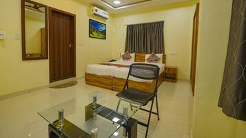 Iron/ironing board, free WiFi, bed sheets