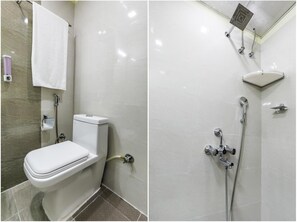 Kamar Double Deluks | Kamar mandi | Shower dan handuk