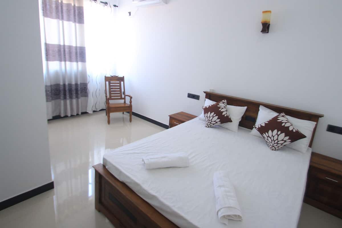 1 bedroom, in-room safe, desk, laptop workspace