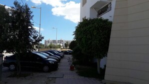 Property grounds - Rent Apartment In Tunis (Tunis)