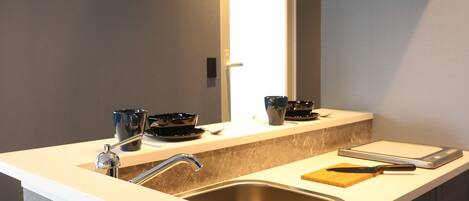 Fridge, microwave, stovetop, electric kettle