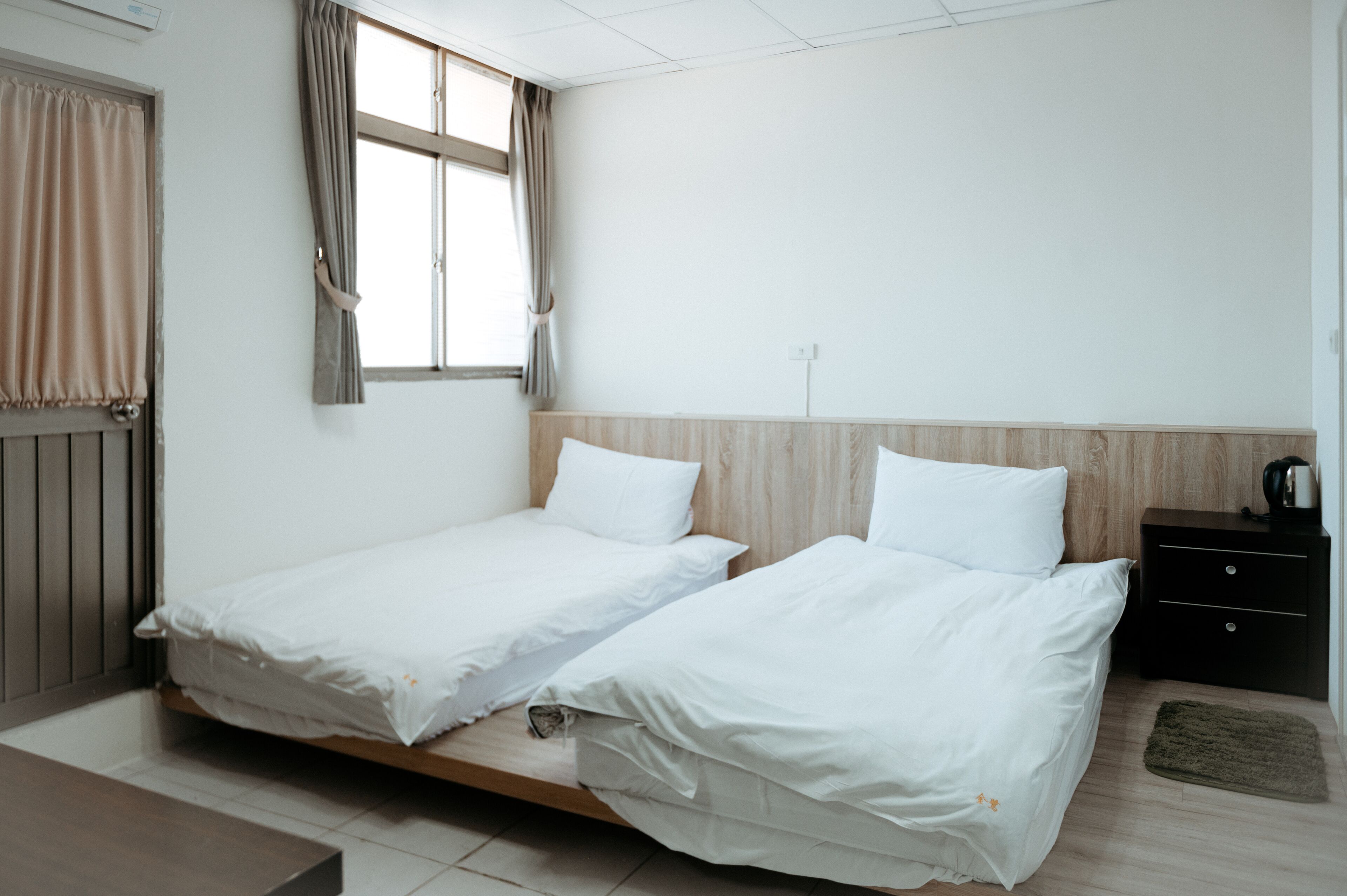 Double Room | Blackout curtains, soundproofing, free WiFi, bed sheets