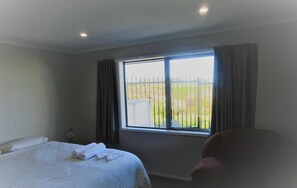 5 bedrooms, desk, iron/ironing board, travel cot