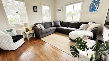 TV connectée, lecteur de DVD, livres, vidéothÚque