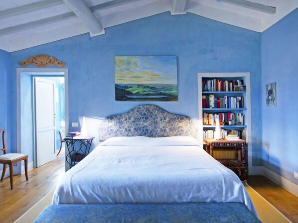 5 bedrooms, free internet