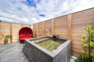 Karoku 206, Japanese Room with Open-Air Bath - 15 Tatami Mat Room, Non smoking | Bathroom | Separate tub and shower, free toiletries