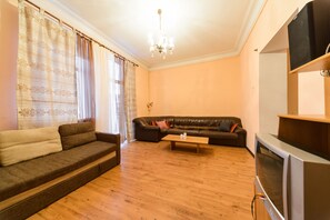 Apartment, 2 Bedrooms | Living area - Apartments Kreshchatik 17-13 (Kyiv)