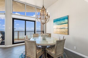 Dining - Sea Gull #1109: Beachfront 2 bed 2 Bathroom With Spectacular Views and 24 Hour Management (Port Aransas)