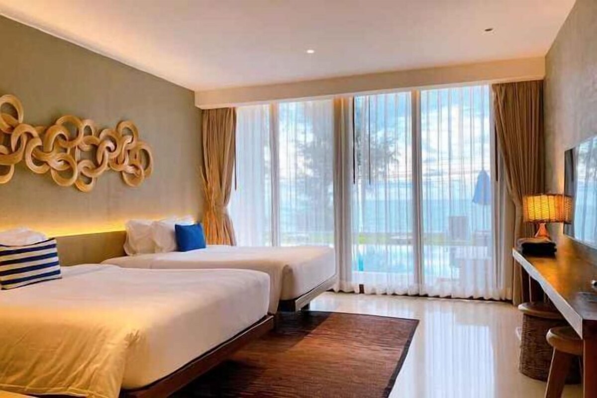Minibar, caja fuerte, cortinas opacas y wifi gratis