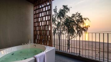 Jacuzzi Seaview | Deep-soaking bathtub