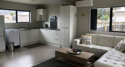 Whitianga Kiwi Bach *