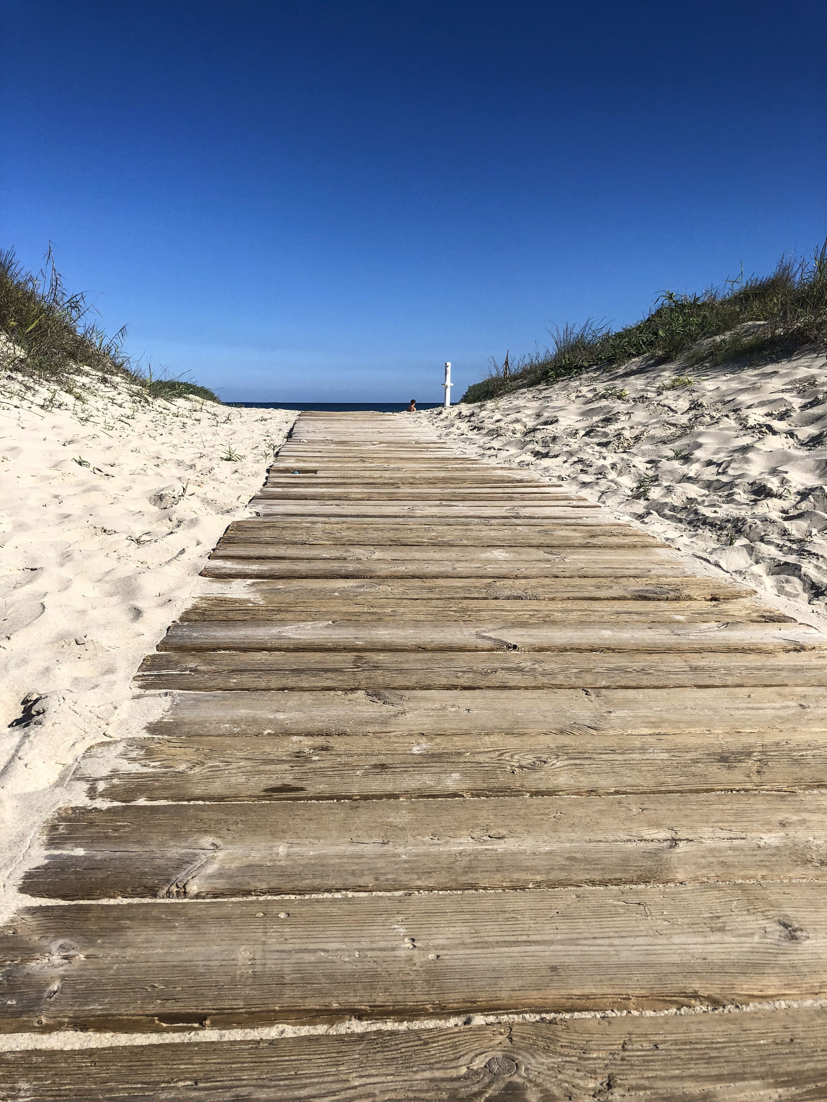 Plage, chaises longues, serviettes de plage