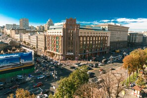 Vista frontal de la propiedad