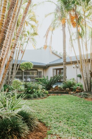 Garden - Iso'Bella Vita Guesthouse (Phalaborwa)