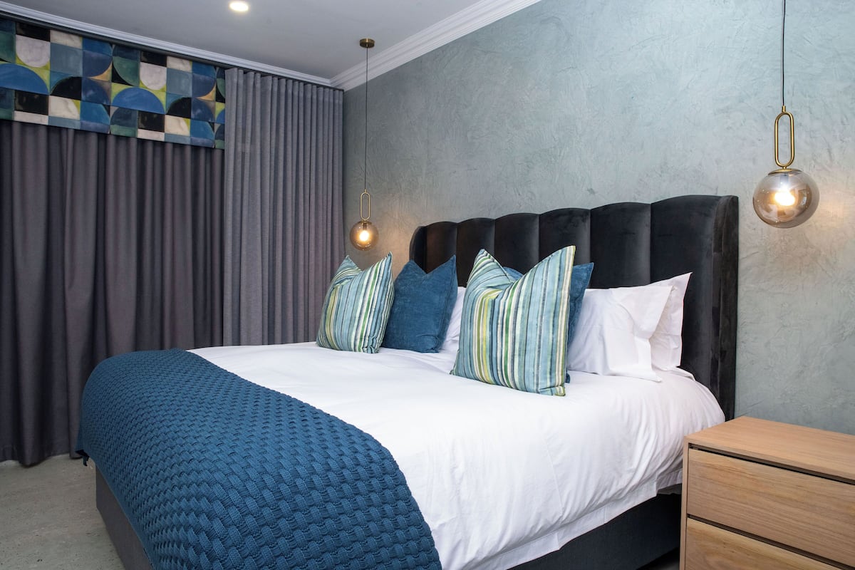 Comfort Double Room | Minibar, in-room safe, desk, laptop workspace
