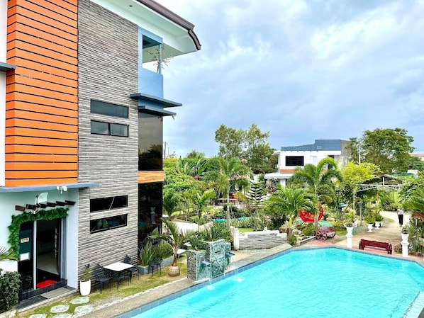 2 outdoor pools, open 7:00 AM to 10:00 PM, pool loungers - Little Rock Cebu (Lapu-Lapu)