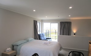 2 habitaciones, escritorio, tabla de planchar con plancha y wifi gratis