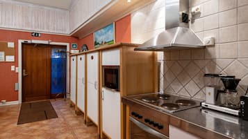 Fridge, microwave, coffee/tea maker, electric kettle