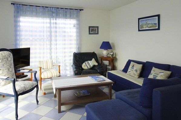 Smart TV, table tennis