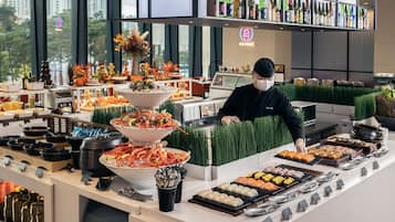 Breakfast, lunch, dinner served; local and international cuisine