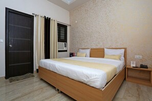 Classic Single Room | Free WiFi, bed sheets - Homes Boutique (Gurugram)