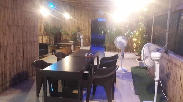 تفاصيل الفندق من الخارج