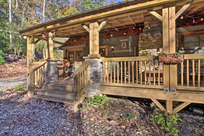 Exterior - Tubes & Outdoor Games: North Georgia Mtn Retreat (Sautee Nacoochee)