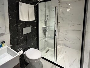 Regadera, regadera tipo lluvia, amenidades de baño gratuitas 