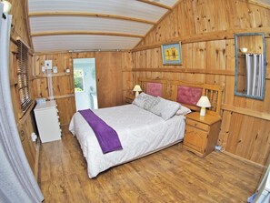 Doppelzimmer | Verdunkelungsvorhänge, kostenloses WLAN, Bettwäsche