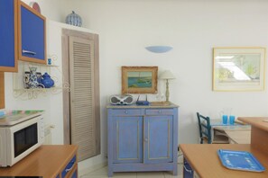 Dining Room - Apartment in Pégomas with Private Pool (Pégomas)