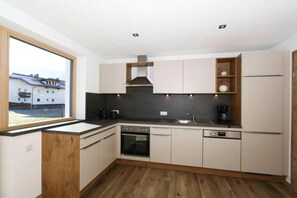 Fridge, oven, stovetop, dishwasher - Holiday Home in Aschau by Zillertal Alps (Aschau)