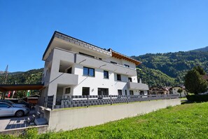 Exterior - Holiday Home in Aschau by Zillertal Alps (Aschau)