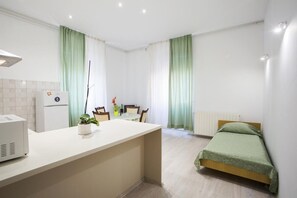 公寓, 1 間臥室 | 起居區 | 電視