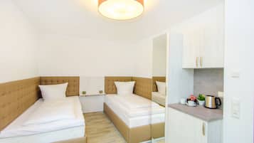 Standard-Zweibettzimmer | Allergikerbettwaren, schallisolierte Zimmer, kostenloses WLAN