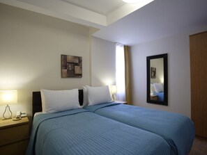 Suite – superior | Safe på rommet, individuelt dekorert, individuelt innredet og skrivebord