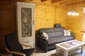 Fernseher, Kamin, DVD-Player, Stereoanlage