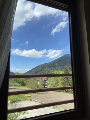 2 Schlafzimmer, schallisolierte Zimmer, Bügeleisen/Bügelbrett