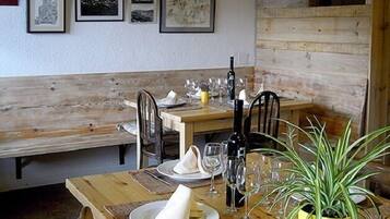 Esmorzar diari de cuina local (12 EUR per persona)