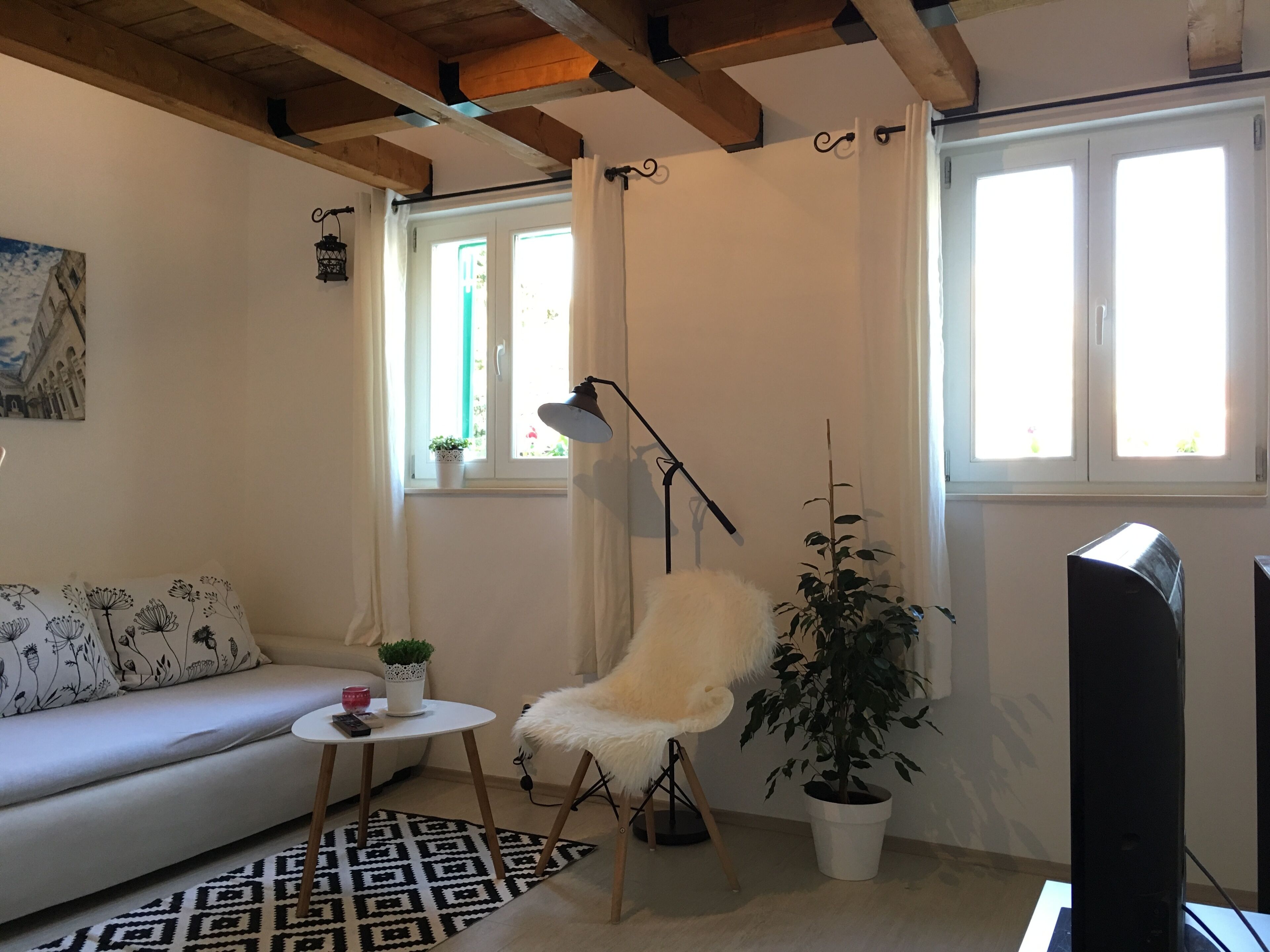 Photo - Central Split rooms and apartments Paese
